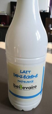 Lait demi écrémé front packaging