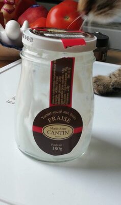 Yaourt sucré aux fruits front packaging