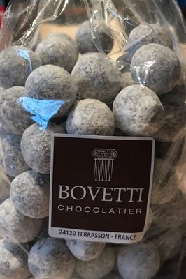 Noisettes enrobées de chocolat au lait