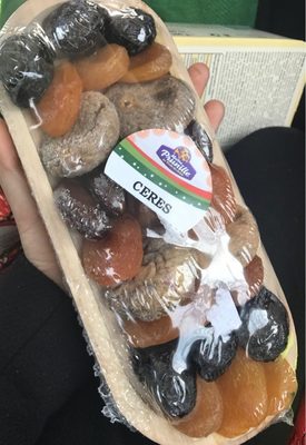 Assortiment fruits secs et pruneaux