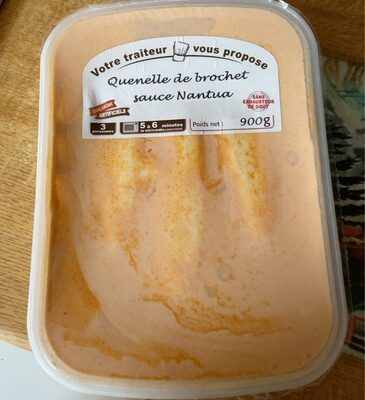 Quenelle de brochet sauce Nantua