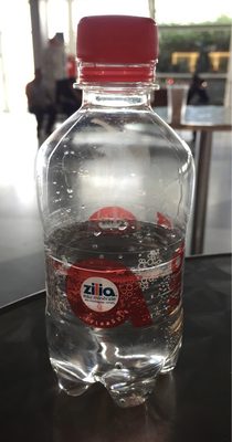 Eau minerale frizzante front packaging