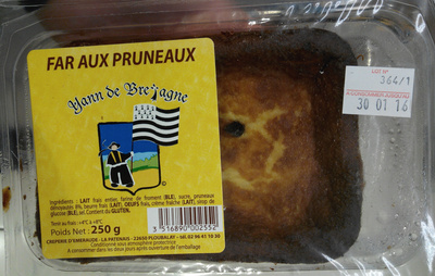 Far aux pruneaux front packaging