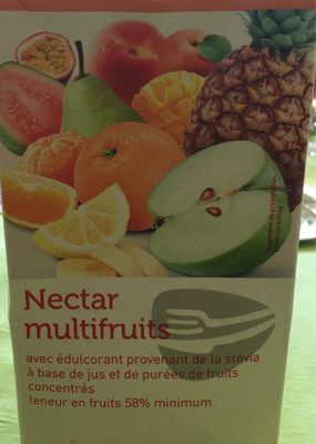 Nectar multifruits avec édulcorant provenant de la stévia à base de jus et de purées de fruits concentrés