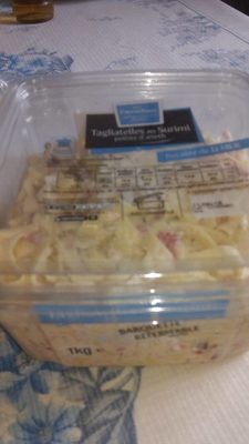 Tagliatelles au surimi Pâtes aux œufs et pointe d'estragon