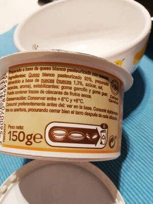 Mousse con queso nueces ingredients label