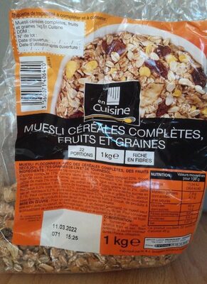 Muesli Céréales complètes, fruits et graines