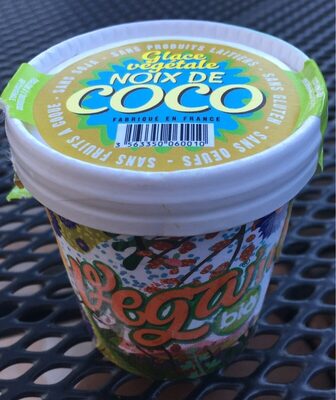 Glace vegetale noix de coco Vega'n front packaging