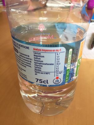 Eau de source de montagne