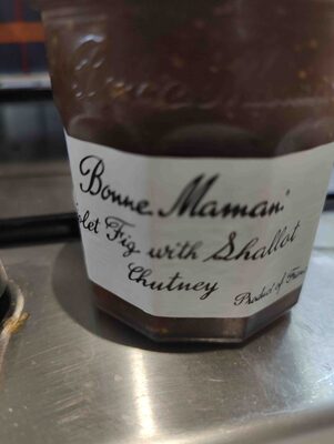 Violet fig with shallot chutney