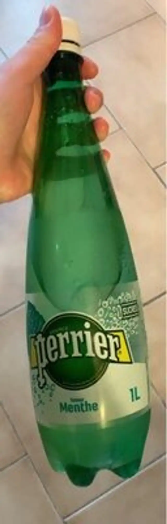 Perrier saveur menthe front packaging