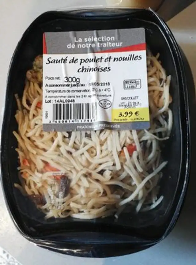 Saute de poulet et nouilles chinoises