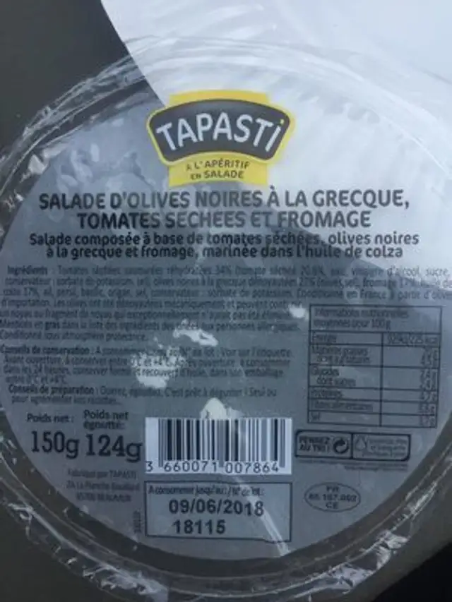 Olives noires a la grecque, tomates sechees et fromage ingredients label