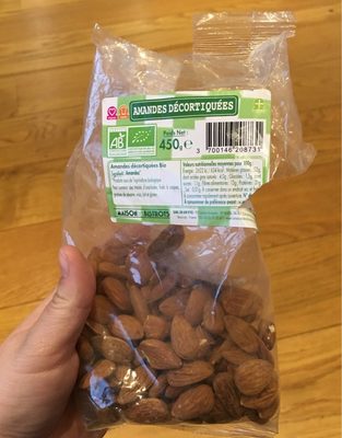 Amandes decortiquees front packaging