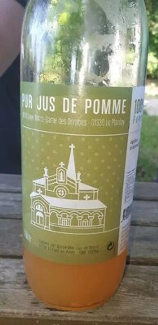 Pur jus de pomme de l'abbaye Notre-Dame des Dombes