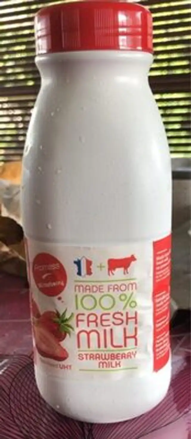 Fresh milk steawberry