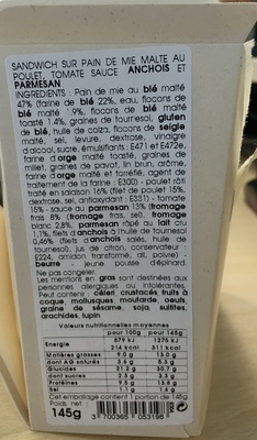 Sandwich poulet tomate sauce caesar