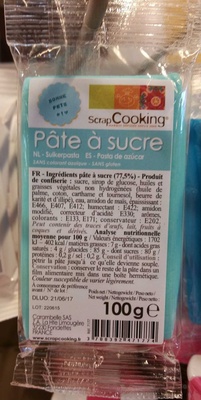 Pâte à sucre bleue ciel