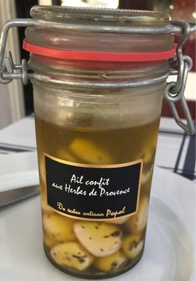 Ail confit aux herbes de Provence