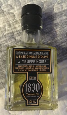 Préparation alimentaire à base d’huile d’olive et truffe noire
