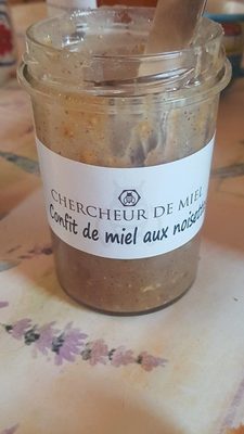 Confit de miel aux noisettes