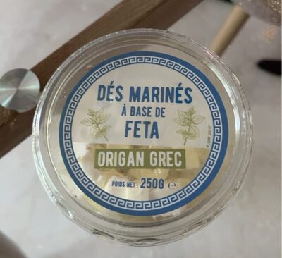 Dès marinés feta