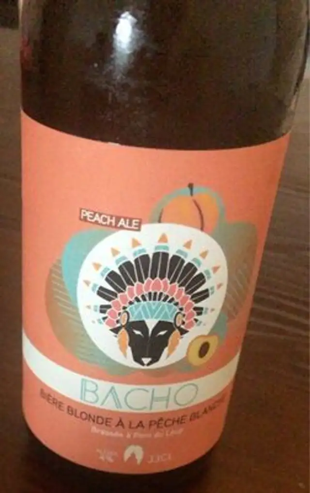 Bière blonde à la peche