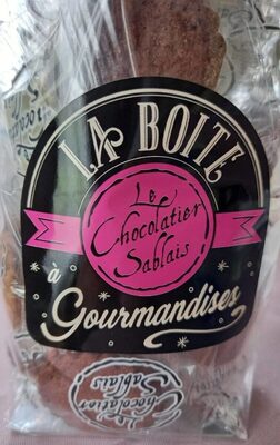 assortiment de bonbons de chocolat, de biscuits,et de nougat