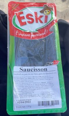 Sandwich au pain de mie blanc garni de saucisson sec front packaging