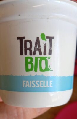 faisselle moulée dans son panier