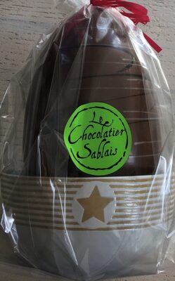 Moulage de chocolat au lait décoré