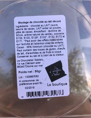 Moulage de chocolat au lait decore