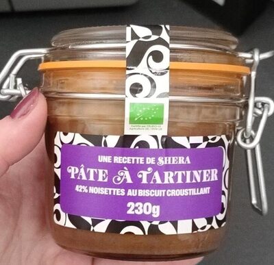 Shera et la chocolaterie front packaging