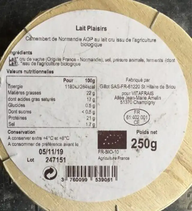 Camembert de la normandie A.O.P. nutrition facts table