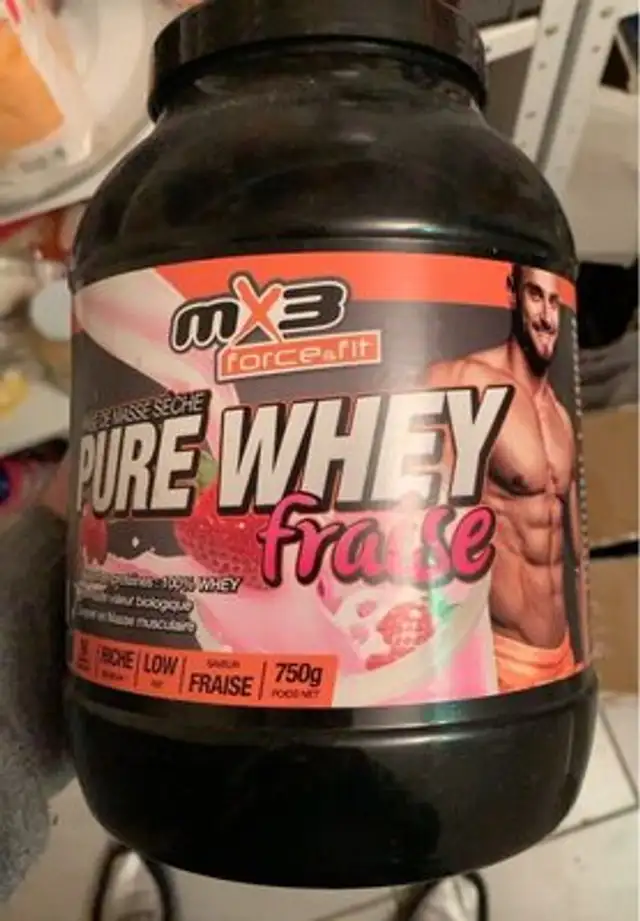 Pure whey fraise front packaging