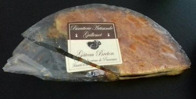 Gateau breton fourré à la crème de pruneaux