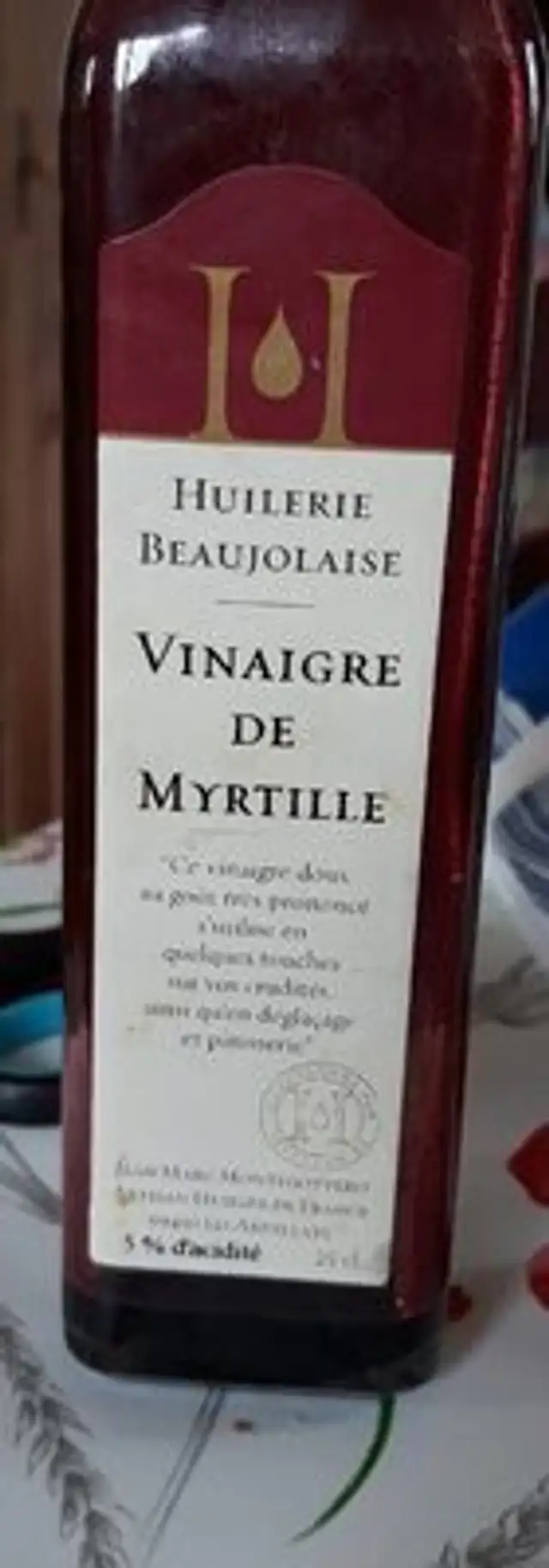 Vinaigre de myrtille front packaging