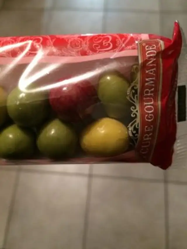 Amandes enrobées de chocolat front packaging