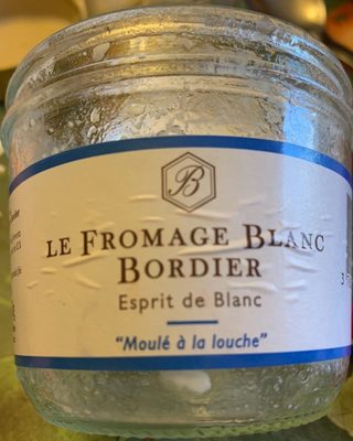 Le fromage blanc esprit de blanc "moulé à la louche"