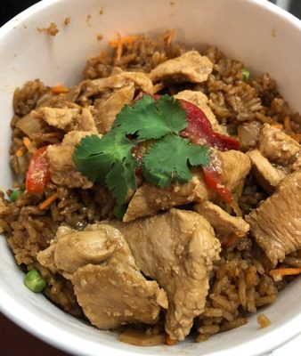 Riz saute poulet poivrons rouges