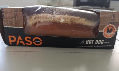Le Hot dog revisité saucisse de volaille, béchamel, moutarde