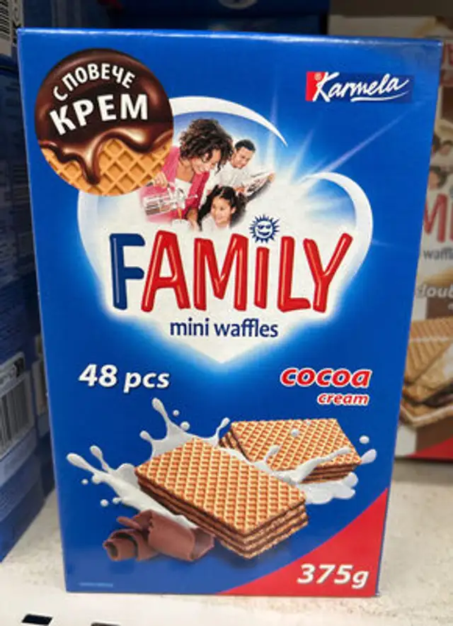 Family mini waffles cocoa ingredients label