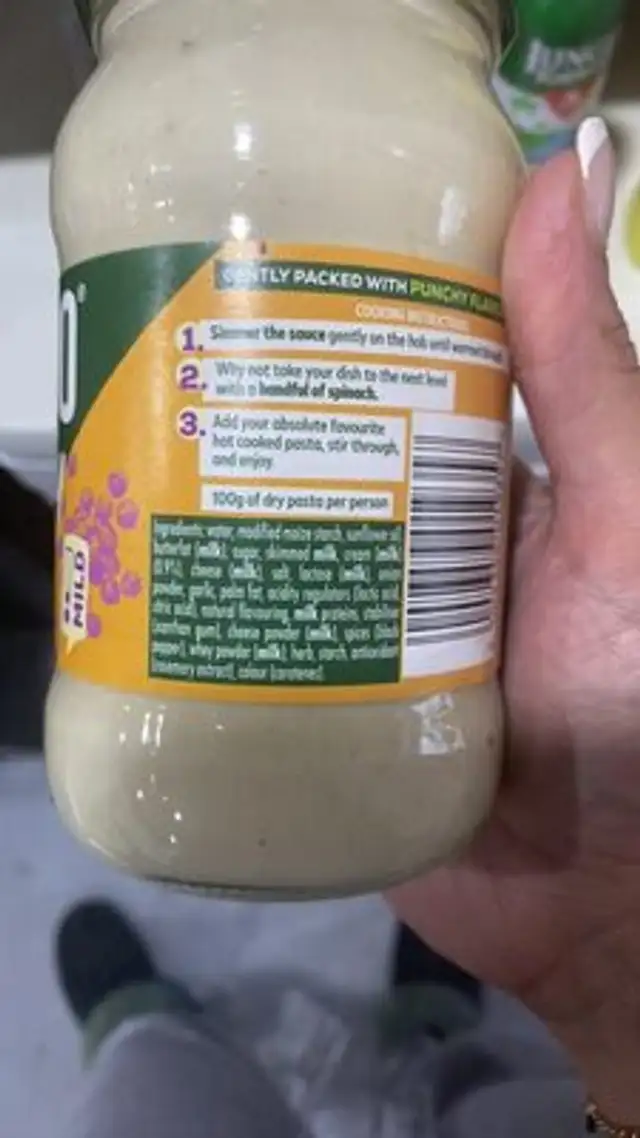 DOLMIO Intensify CREAMY GARLIC & BLACK PEPPER PAST ingredients label