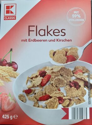 Flakes mit Erdbeeren und Kirschen