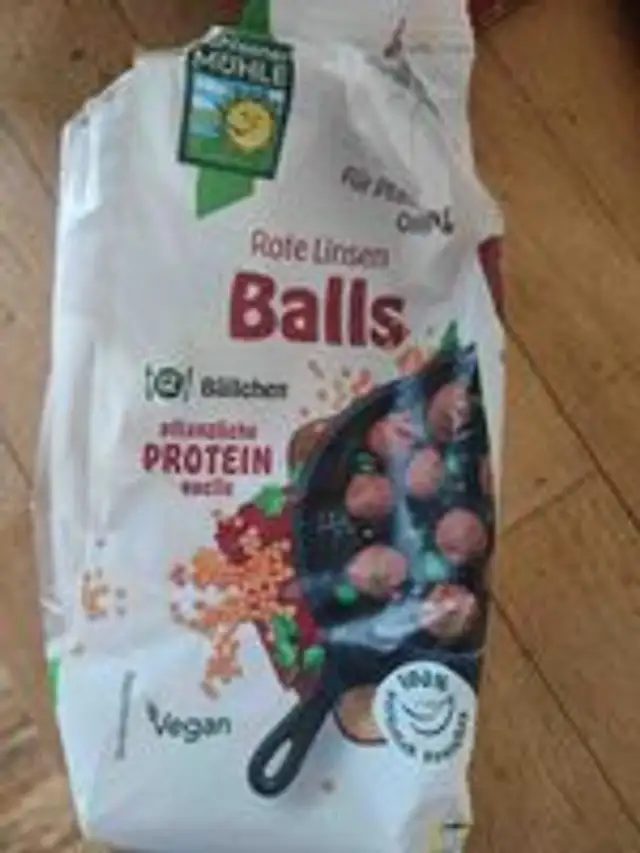 Rote Linsen Balls