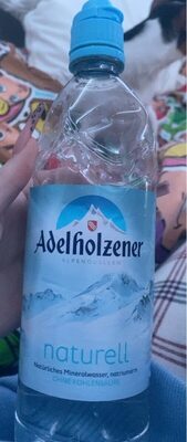 Natürliches Mineralwasser, natruimarm OHNE KOHLENSÄURE