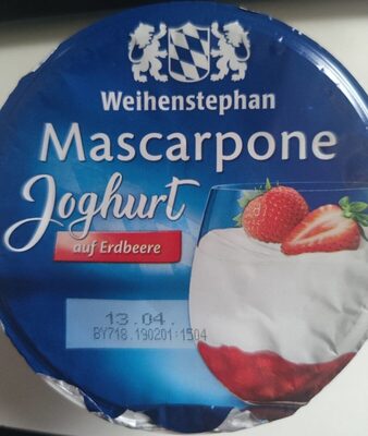 Mascarpone-Joghurt auf Erdbeere
