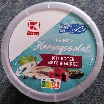 Heringssalat mit roter Beete und Gurke