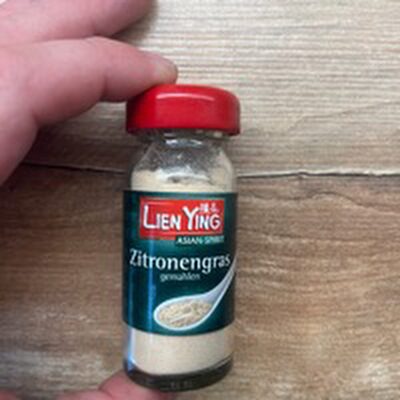 Zitronengras gemahlen