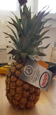 Super sweet pineapple ananas front packaging